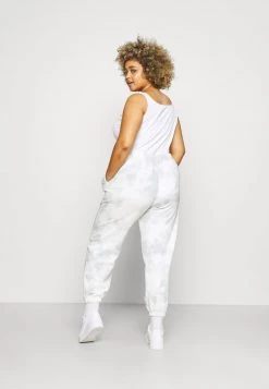 Levi's® Plus BENCHWARMER Jogginghose Air Damen -Günstiges L'Oréal Paris Geschäft 205a828e55434250b68b0dae8c4f28c9