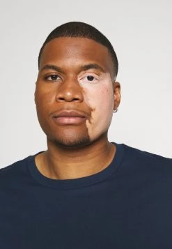 Levi's® Plus Herren BIG TEE 2 PACK T Shirt Basic White/dress Blues -Günstiges L'Oréal Paris Geschäft 29e1dae37bd54a34adf6ae3fa5bae028