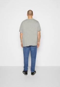 Levi's® Plus BIG GRAPHIC TEE T Shirt Print Graphic Midtone Grey Herren -Günstiges L'Oréal Paris Geschäft adcdd9b38f2e4e73a161e8f1ed89412a