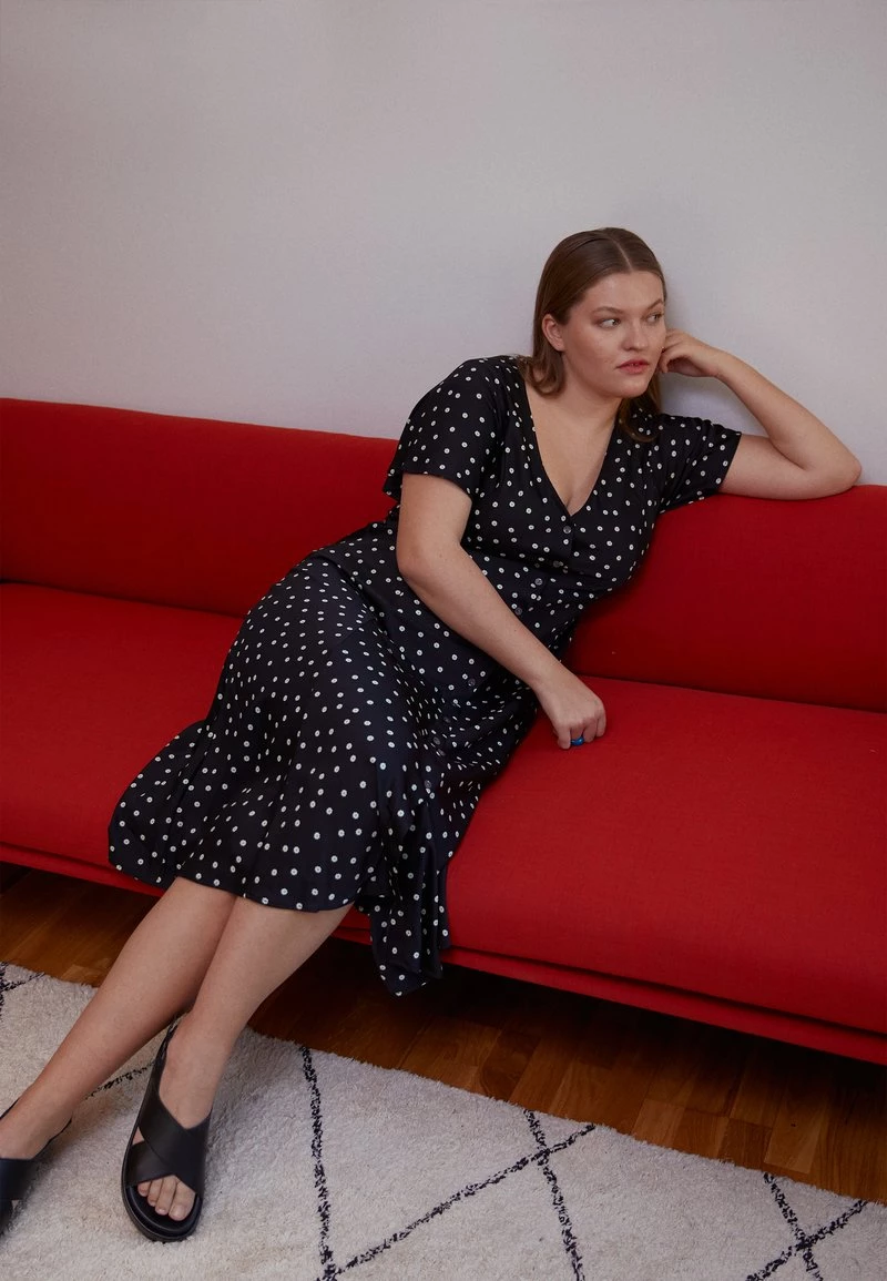 Levi's® Plus Damen RACHELLE DRESS Freizeitkleid Daisy Foulard Caviar 3 Levi's® Plus Damen RACHELLE DRESS Freizeitkleid Daisy Foulard Caviar